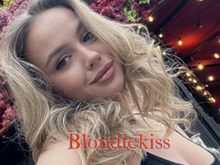 Blondiekiss